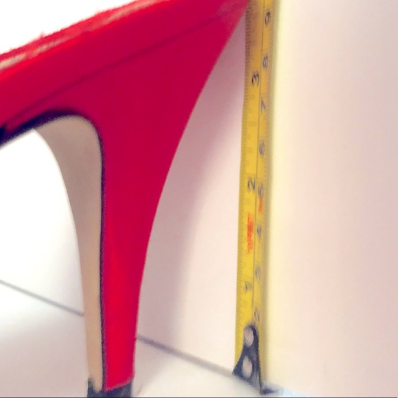 Super Fun and Sexy Store Floor Display Model. Size 9 - Picture 4 of 11